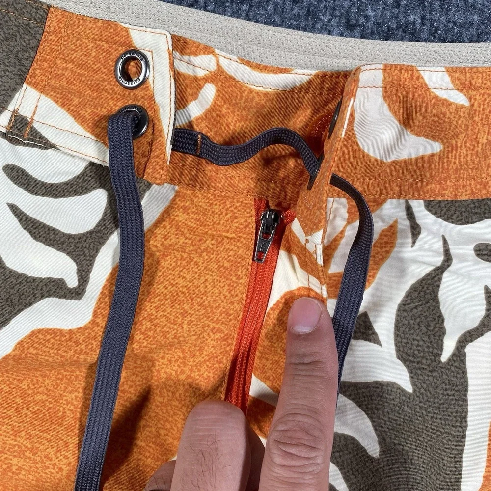 Patagonia Wavefarer Board Shorts Mens Size 35 Geometric Floral Abstract Print - Picture 3 of 10